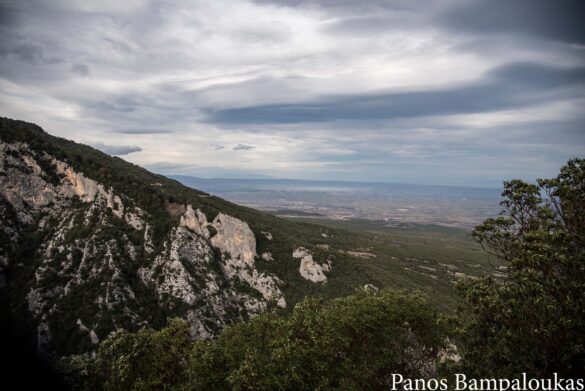 Θέα στους πρόποδες του βουνού