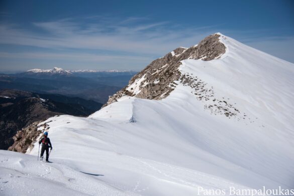 Η ψηλότερη κορυφή στο βάθος