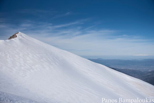 Στο βάθος δεξιά ο Όλυμπος