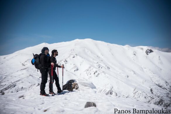 Στο βάθος η Μεγάλη Ζήρεια